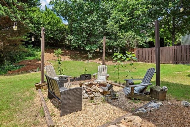 75 Vinings Lake Drive SW, Mableton, GA 30126