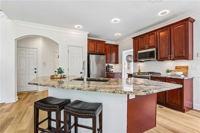 75 Vinings Lake Drive SW, Mableton, GA 30126