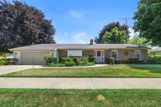 8107 17th AVENUE, Kenosha, WI 53143