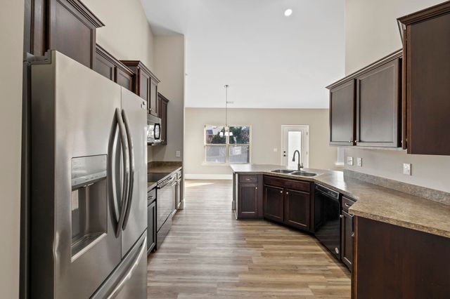 214 Golden Pond Court, Roebuck, SC 29376