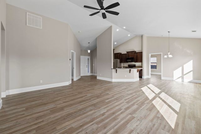 214 Golden Pond Court, Roebuck, SC 29376