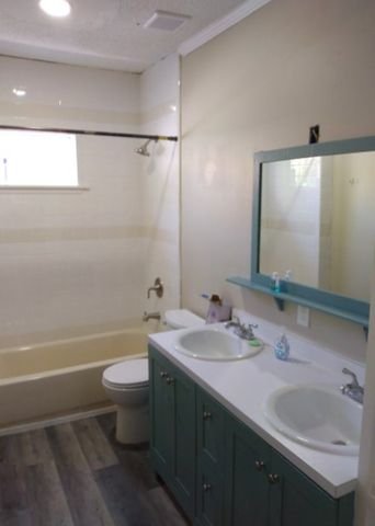 1726 Bagby Avenue, Waco, TX 76706