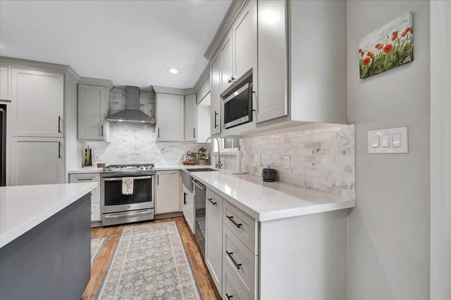 16203 Brookford Court, Houston, TX 77059