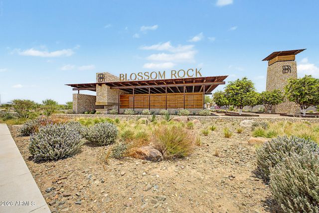 1505 W J WALTZ Way, Apache Junction, AZ 85120