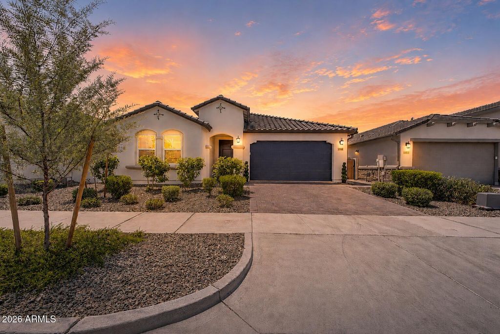 1505 W J WALTZ Way, Apache Junction, AZ 85120