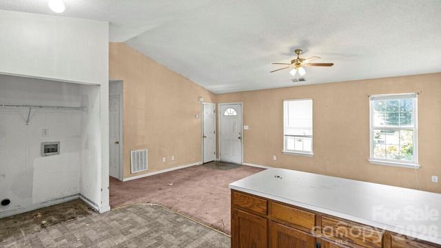 6224 Cottageville Lane, Charlotte, NC 28208