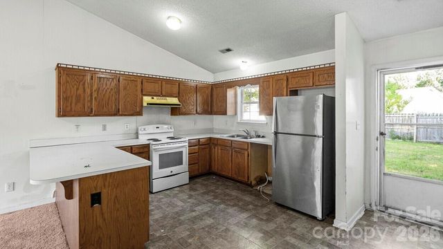 6224 Cottageville Lane, Charlotte, NC 28208