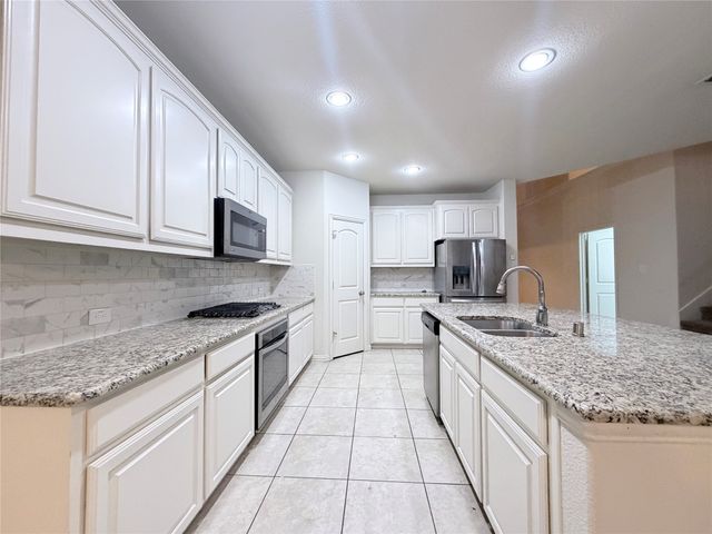 907 Bainbridge Lane, Garland, TX 75040