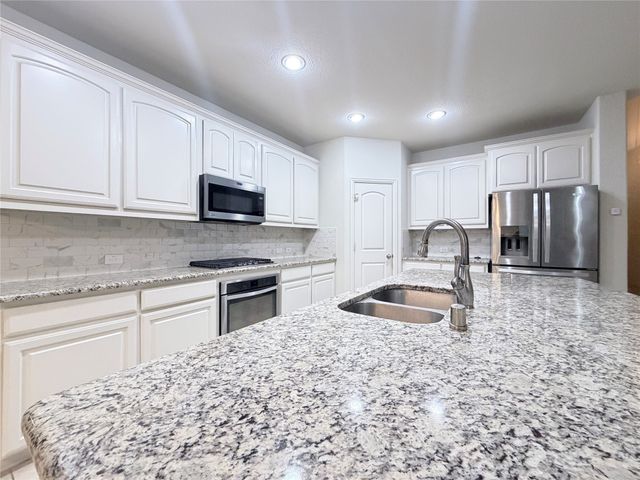 907 Bainbridge Lane, Garland, TX 75040