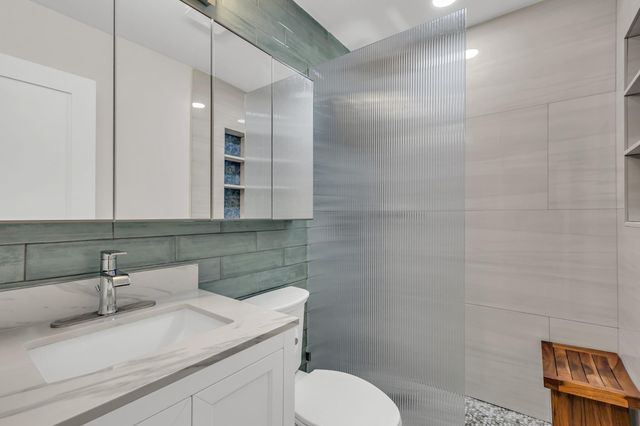 2921 NE 53rd Street, Lighthouse Point, FL 33064