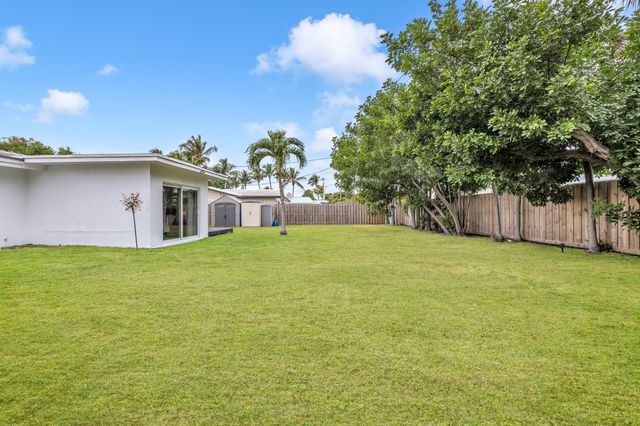 2921 NE 53rd Street, Lighthouse Point, FL 33064