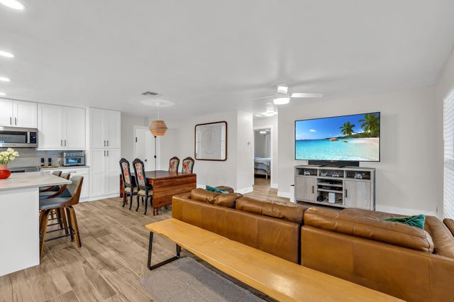 2921 NE 53rd Street, Lighthouse Point, FL 33064