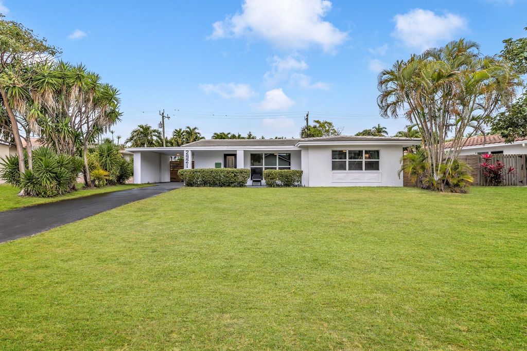 2921 NE 53rd Street, Lighthouse Point, FL 33064