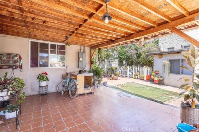 142 N Vendome Street, Los Angeles, CA 90026