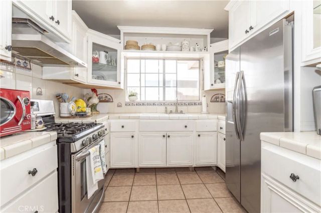 142 N Vendome Street, Los Angeles, CA 90026