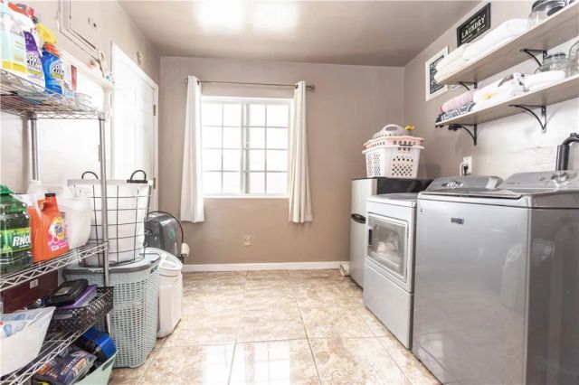 142 N Vendome Street, Los Angeles, CA 90026