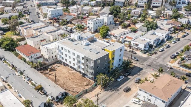 142 N Vendome Street, Los Angeles, CA 90026