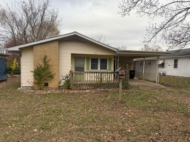 1421 W 5th Street, West Plains, MO 65775
