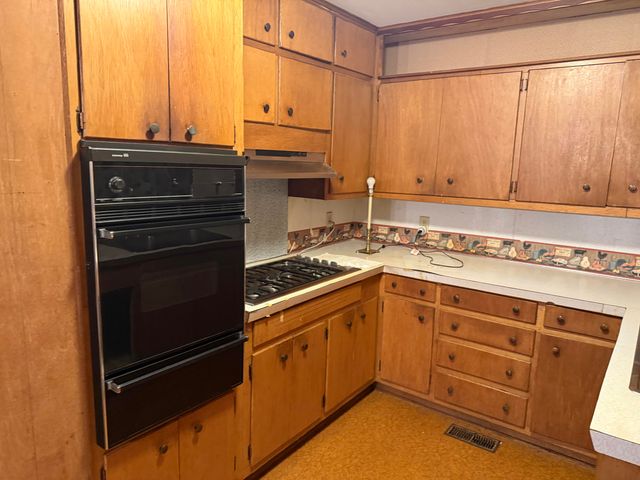 1421 W 5th Street, West Plains, MO 65775