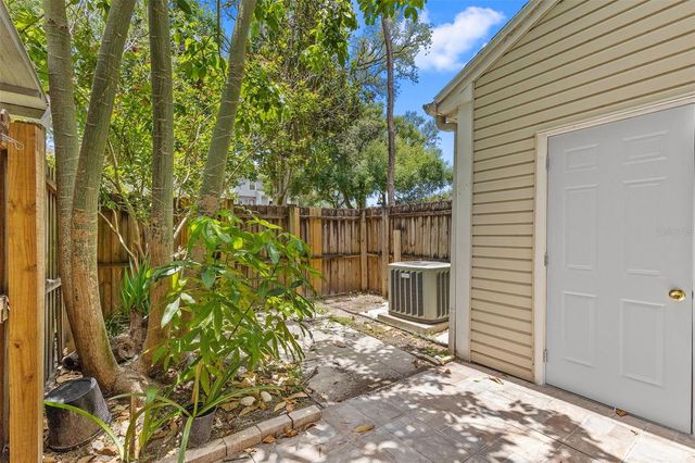 5709 DALDEN DRIVE, Tampa, FL 33617