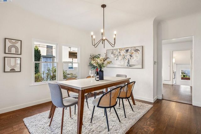 1354 Regent St, Alameda, CA 94501