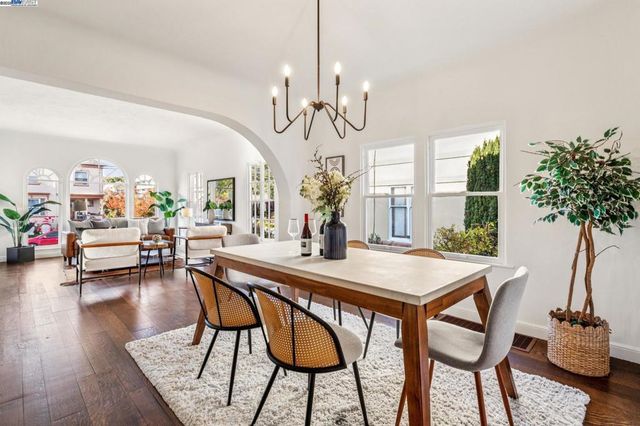 1354 Regent St, Alameda, CA 94501