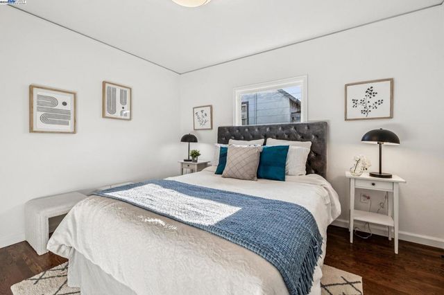1354 Regent St, Alameda, CA 94501