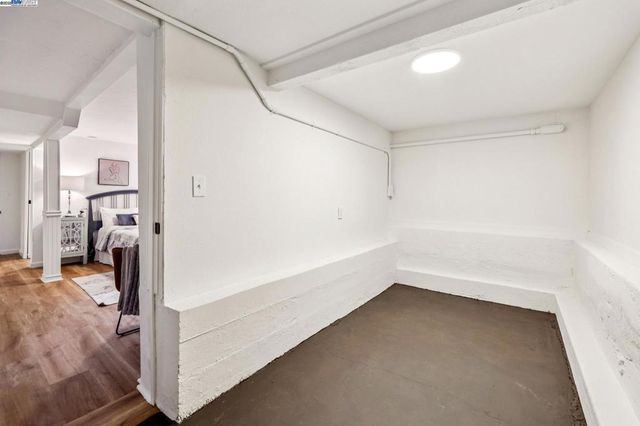 1354 Regent St, Alameda, CA 94501