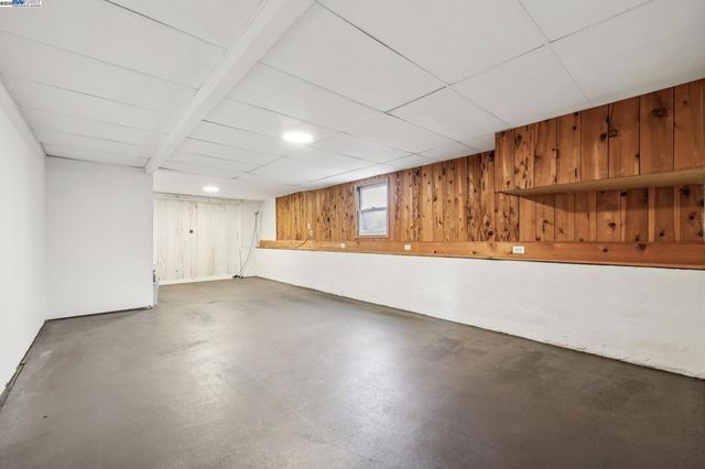 1354 Regent St, Alameda, CA 94501