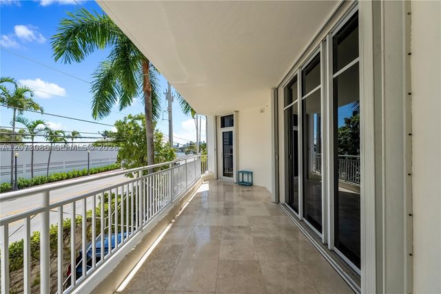 1 Century Ln 202, Miami Beach, FL 33139