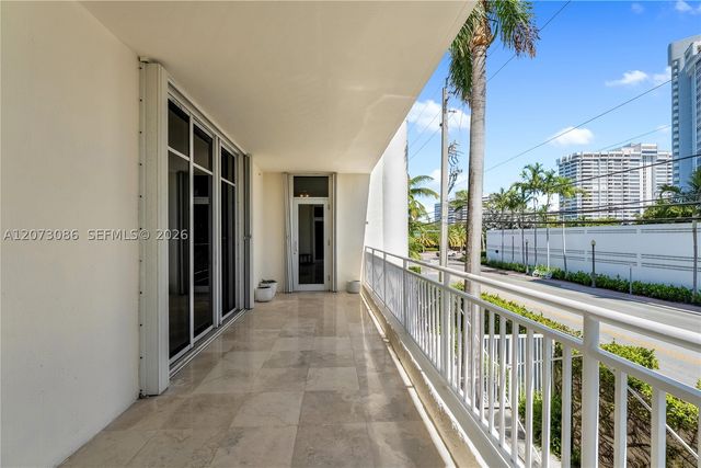 1 Century Ln 202, Miami Beach, FL 33139