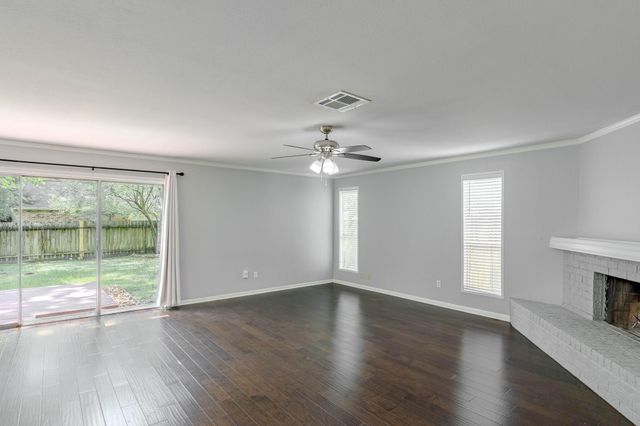 6 Basal Briar Court, The Woodlands, TX 77381