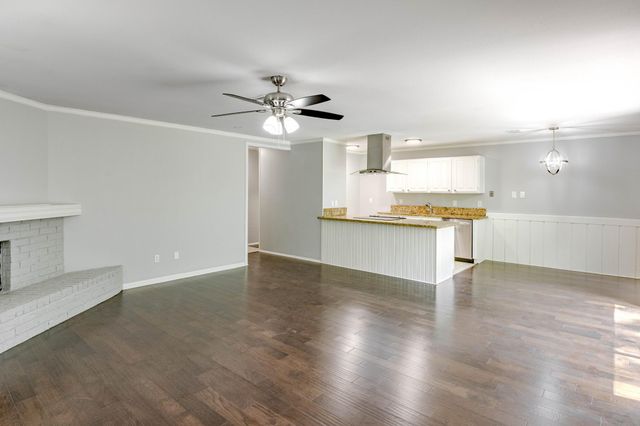 6 Basal Briar Court, The Woodlands, TX 77381