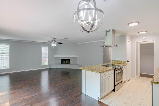 6 Basal Briar Court, The Woodlands, TX 77381