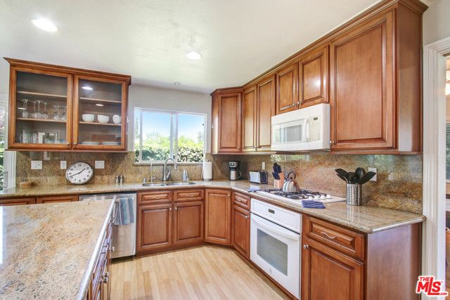 24648 Eilat Street, Woodland Hills (los Angeles), CA 91367