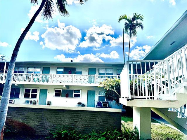 3500 Harrison St 8, Hollywood, FL 33021