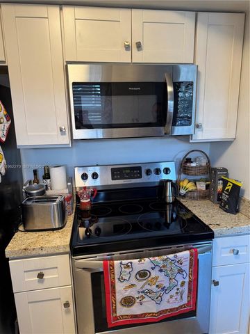 3500 Harrison St 8, Hollywood, FL 33021