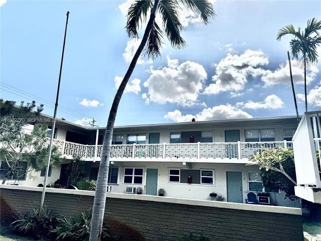 3500 Harrison St 8, Hollywood, FL 33021