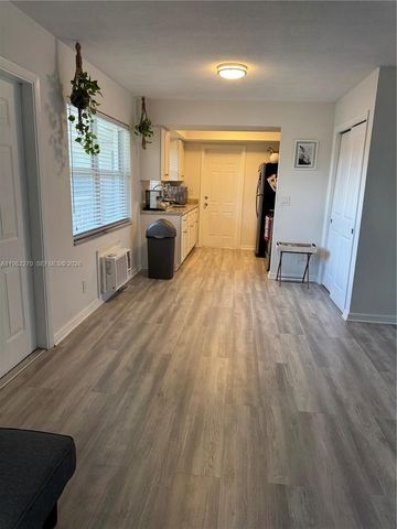 3500 Harrison St 8, Hollywood, FL 33021