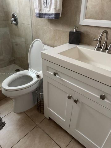 3500 Harrison St 8, Hollywood, FL 33021