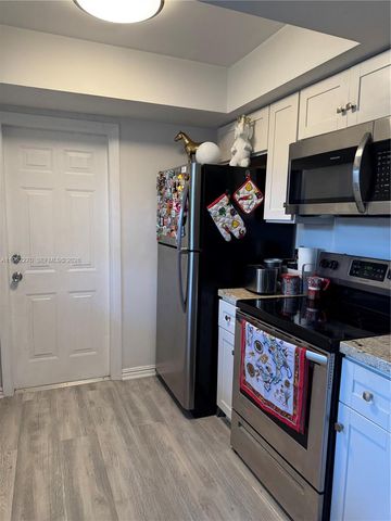 3500 Harrison St 8, Hollywood, FL 33021