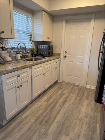 3500 Harrison St 8, Hollywood, FL 33021