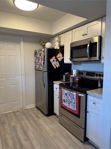 3500 Harrison St 8, Hollywood, FL 33021