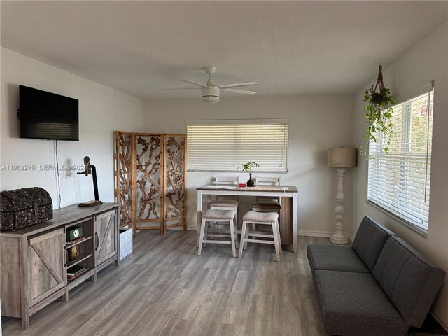 3500 Harrison St 8, Hollywood, FL 33021