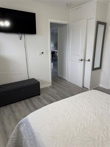 3500 Harrison St 8, Hollywood, FL 33021