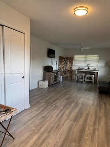 3500 Harrison St 8, Hollywood, FL 33021