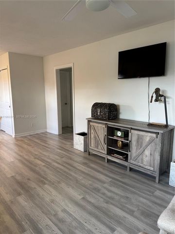 3500 Harrison St 8, Hollywood, FL 33021