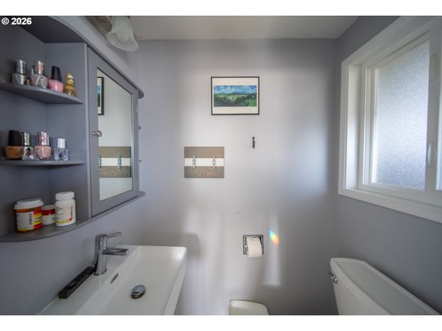 1745 GREENWOOD Ave, Reedsport, OR 97467