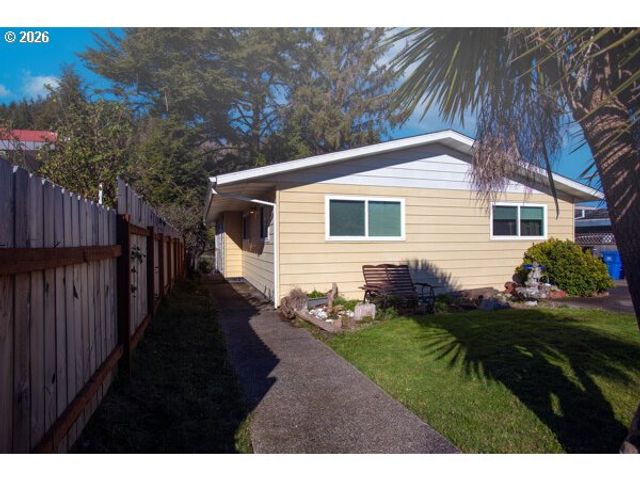 1745 GREENWOOD Ave, Reedsport, OR 97467
