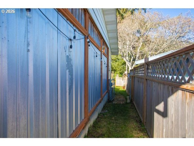 1745 GREENWOOD Ave, Reedsport, OR 97467